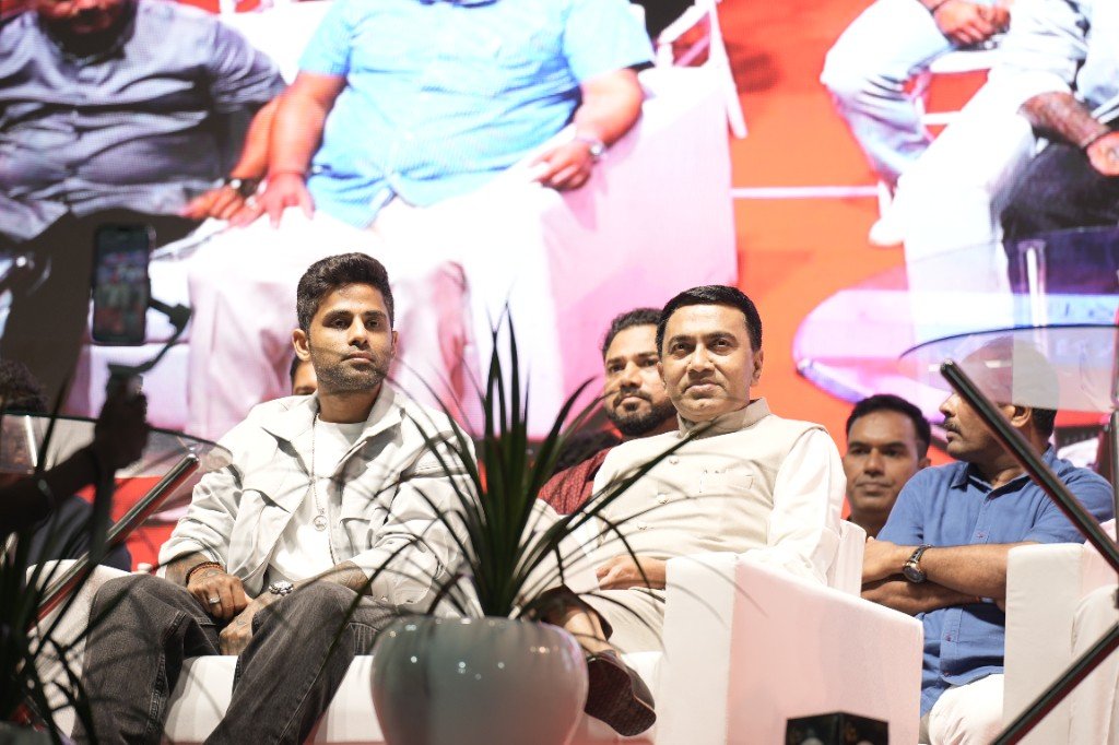 Dignitaries seated on stage with Suryakumar Yadav at 1919 Sportz, Goa